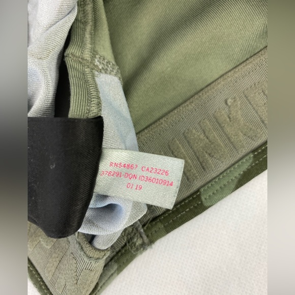 Victoria Secret Pink Camouflage Sports Bra And Running Shorts Set Size Small - Picture 15 of 16